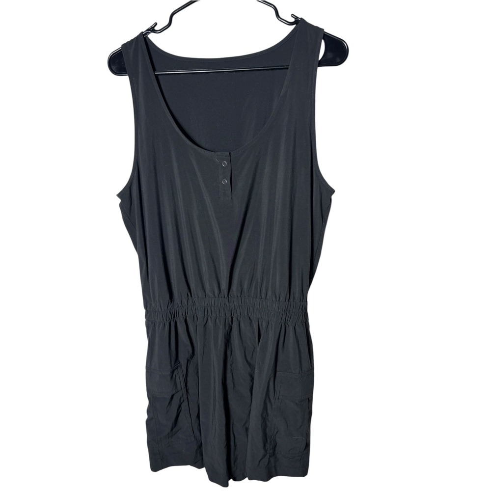 Vuori women's medium villa utility romper black vw3137 tank snap button
